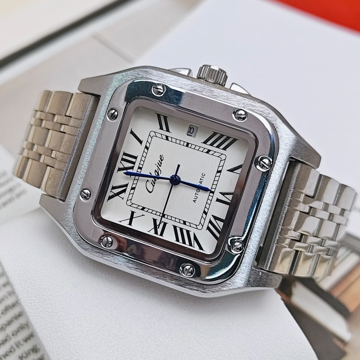 Luxuriöse Herren-Businessuhr,  – Cartier Watch Tank Bewertung und Preis